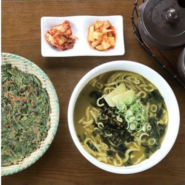 Seongsan Bomaljuk Kalguksu