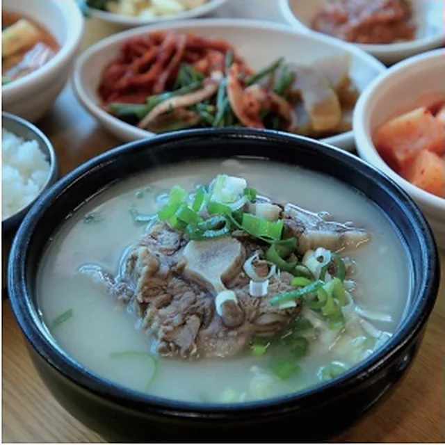 Wonjo Hyeonpung Park So-Seon Halmaejip Gomtang